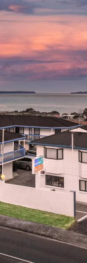 斯涅海滩汽车旅馆，位于Snells Beach的酒店