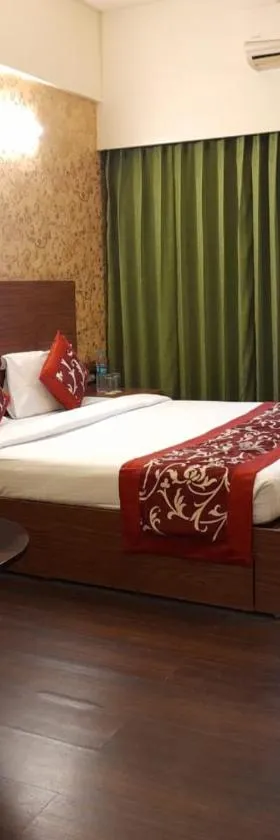 Hotel Livbox，位于德拉敦的酒店