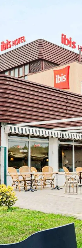 宜必思瓦伦西亚阿法法酒店，位于阿尔法法尔的酒店