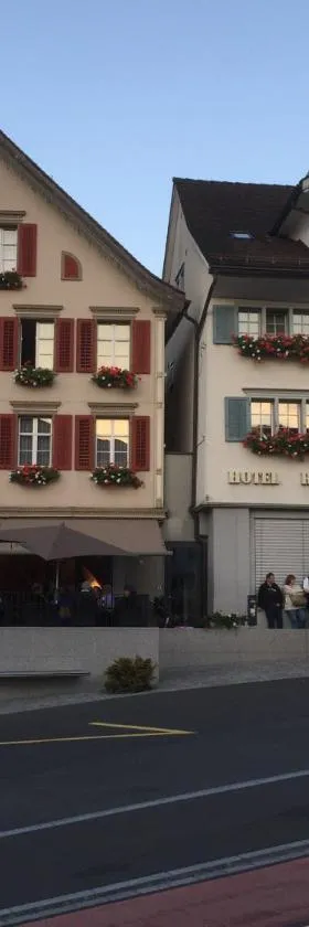 克恩迪特瑞胡波餐厅酒店，位于Lichtensteig的酒店