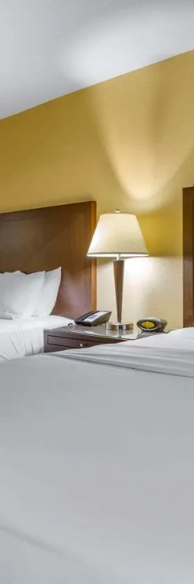 Clarion Inn & Suites Roswell，位于罗斯威尔的酒店