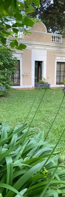 Don Aniceto - Suites de Campo，位于卢汉的酒店