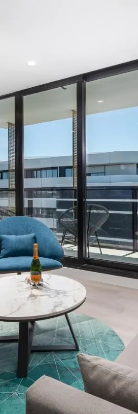 Oros Hotel and Apartments，位于奥克利的酒店