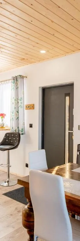 Domek pod chałpom sauna & bania，位于格利查尔的酒店