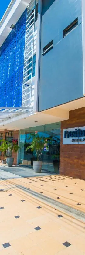 Hotel Presidente Beach Salinas，位于萨利纳斯的酒店
