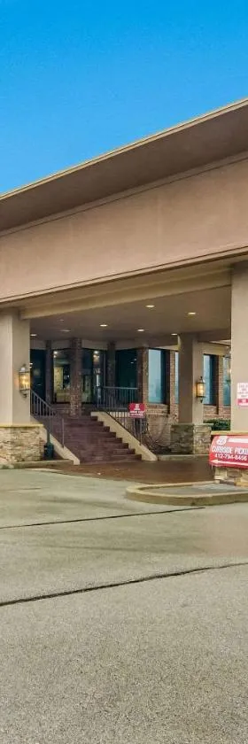 Comfort Inn & Suites - Pittsburgh North，位于Montrose Hill的酒店