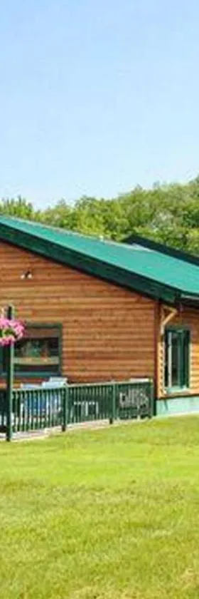 Adirondack Lodge Old Forge，位于旧福奇的酒店