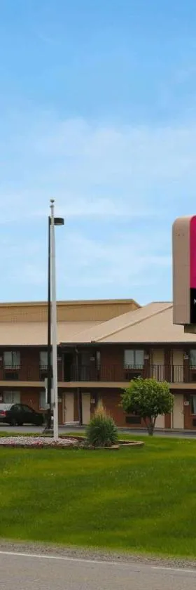霍威尔/布莱顿马格努森酒店集团，位于Howell的酒店