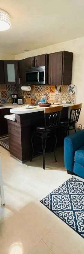 Charming Retreat with Patio Access and FREE Laundry，位于庞塞的酒店