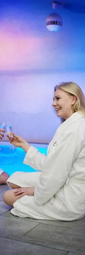 Hotel Fado Spa & Restaurant，位于西维德尼察的酒店