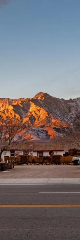 Mt Williamson Motel and Basecamp，位于独立城的酒店