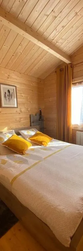 Les Chalets Du Marais，位于Saint-Pierre-Aigle的酒店
