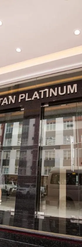 布达丹白金酒店，位于哥打京那巴鲁的酒店