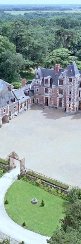 Château de Jallanges & Spa à Vouvray - 1h de spa incluse par jour，位于武夫赖的酒店