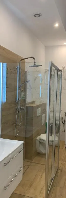 Apartament BR0DNICA UL DUŻY RYNEK 31 , 2，位于布罗德尼察的酒店