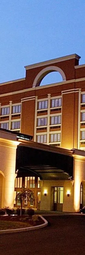 Mountaineer Casino Resort，位于New Cumberland的酒店