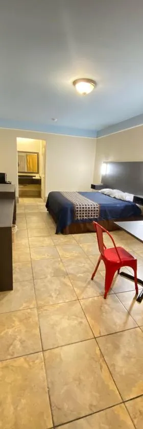 Texas Inn & Suites McAllen at La Plaza Mall and Airport，位于麦卡伦的酒店