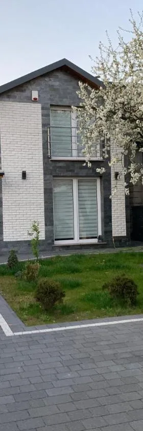 Domek pod Warszawą z sauną，位于拉辛的酒店