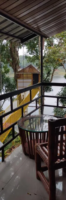 7 Heaven Resorts，位于安巴拉瓦亚尔的酒店