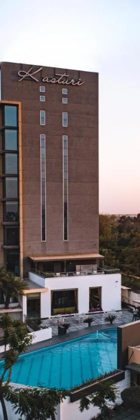 Hotel Kasturi Orchid，位于Pāl的酒店