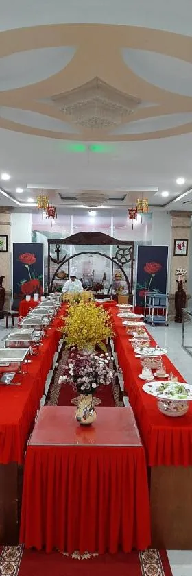 Phuc Ngoc Hotel，位于Ap Rạch Soi的酒店