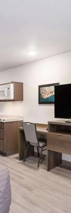 WoodSpring Suites Detroit Madison Heights，位于麦迪逊高地的酒店