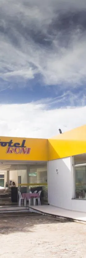 Hotel Roni，位于伊塔布纳的酒店