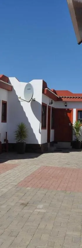 Timo's guesthouse accommodation，位于吕德里茨的酒店