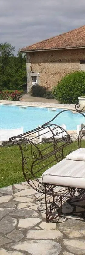 Gîte 4 personnes situé aux portes du Périgord，位于Saint-Adjutory的酒店