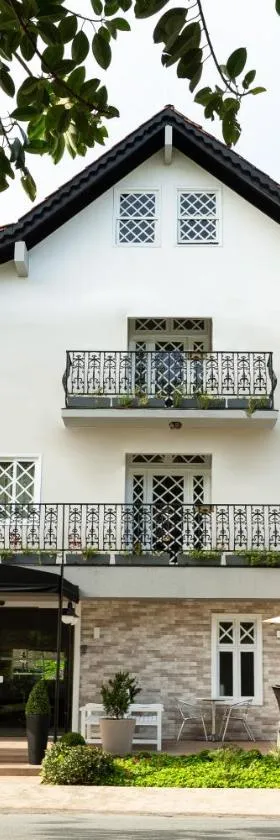 Bristol Sabrina Hotel de Charme Joinville，位于约恩维利的酒店