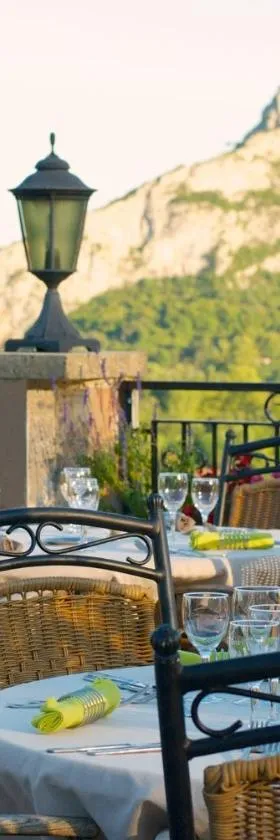 Logis Hotel Restaurant La Porte des Cévennes，位于昂迪兹的酒店