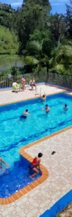 HOTEL EL POTRILLO，位于El Peñol的酒店