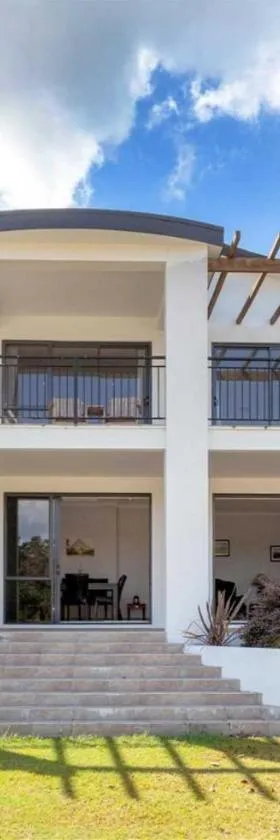 Augusta Grand Pauanui, a Golfers Dream House，位于帕瓦努伊的酒店