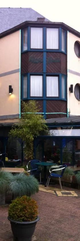 Hotel Les Arcades - La-Roche-en-Ardenne，位于拉罗什-阿登的酒店