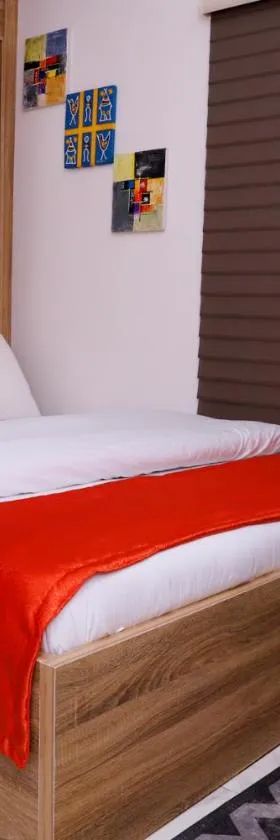 GAZANIA CLASSIC SUITE, RHODABODE APT.，位于阿布贾的酒店