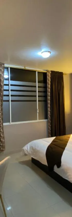 Hotel Wampushkar，位于Zamora的酒店