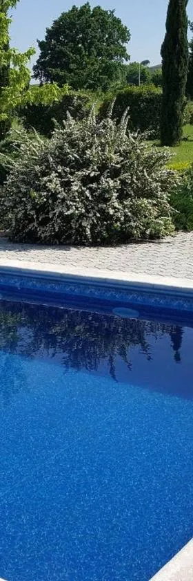Logement avec piscine, classé 3 étoiles, de 42 m2 tout confort au calme pour un couple，位于卡于扎克叙尔韦尔的酒店