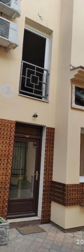 Retro Mini Apartment，位于Zemun的酒店