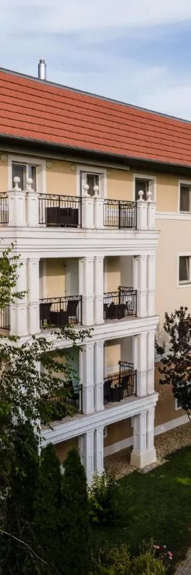 Arcanum Hotel，位于贝凯什乔包的酒店