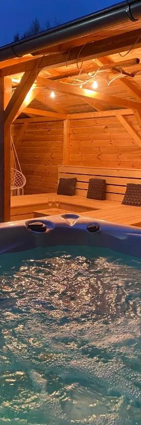 UBYTOVÁNÍ S WELLNESS，位于Dolní Dobrouč的酒店