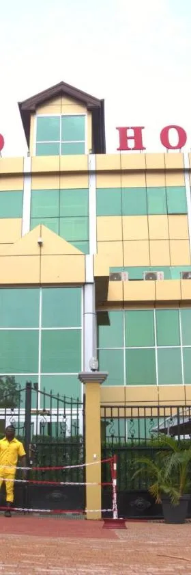 Gold hotel，位于Bafang的酒店