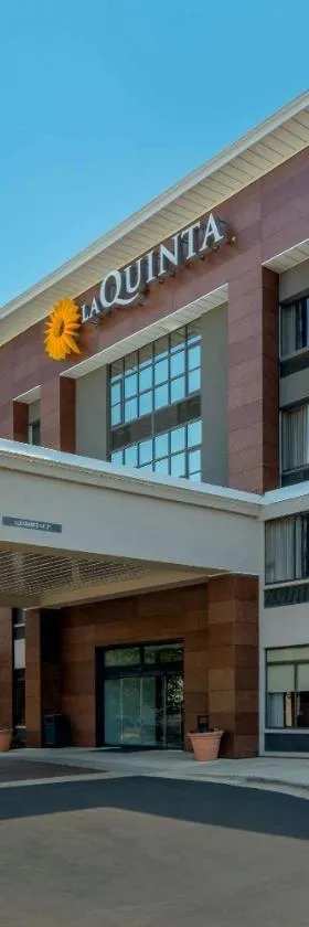 La Quinta by Wyndham Raleigh Downtown North，位于罗利的酒店