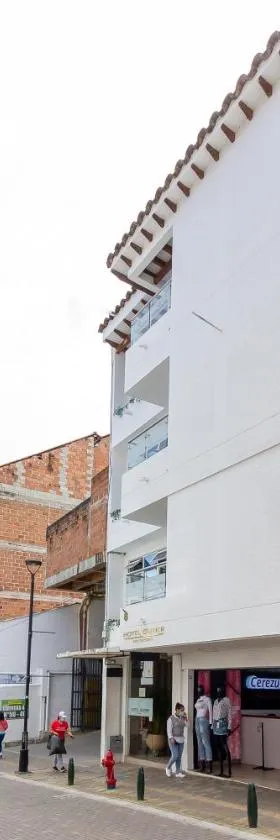 Hotel Gutier Rionegro，位于里奥内格罗的酒店