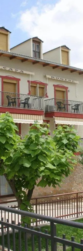 Hotel Casa Domenc，位于Aren的酒店