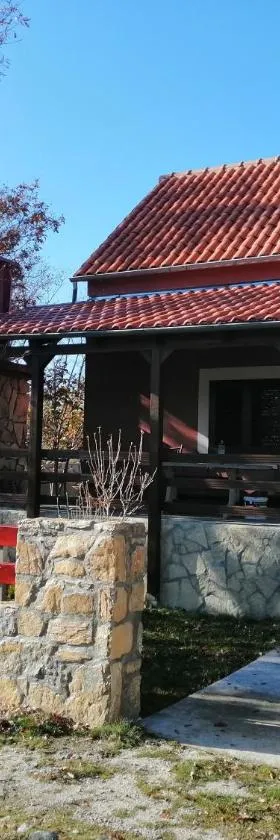 Holiday Home Nikolić，位于Njeguši的酒店