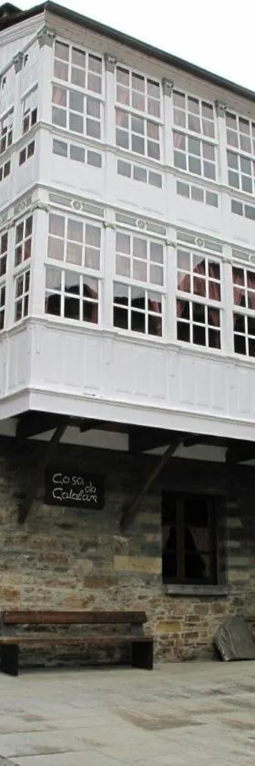 Habitación Cuadruple con derecho a Barbacoa y patio，位于Navia de Suarna的酒店