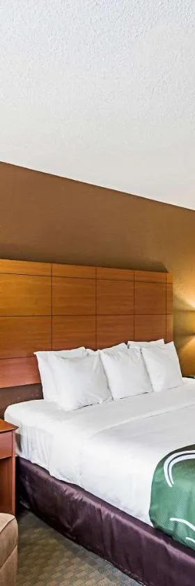 Quality Inn Sheboygan North I-43，位于希博伊根的酒店
