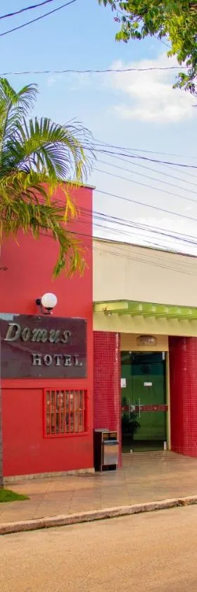 Domus Hotel Trindade - Canaã dos Carajás，位于Canaã dos Carajás的酒店