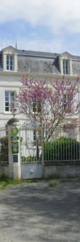 DOMAINE DE BERTHEGILLE，位于Sablonceaux的酒店