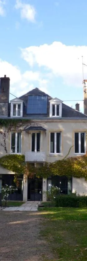 Maison lAmrique welcome you to one of their rooms Dogs are also welcomed，位于圣让勒布朗的酒店